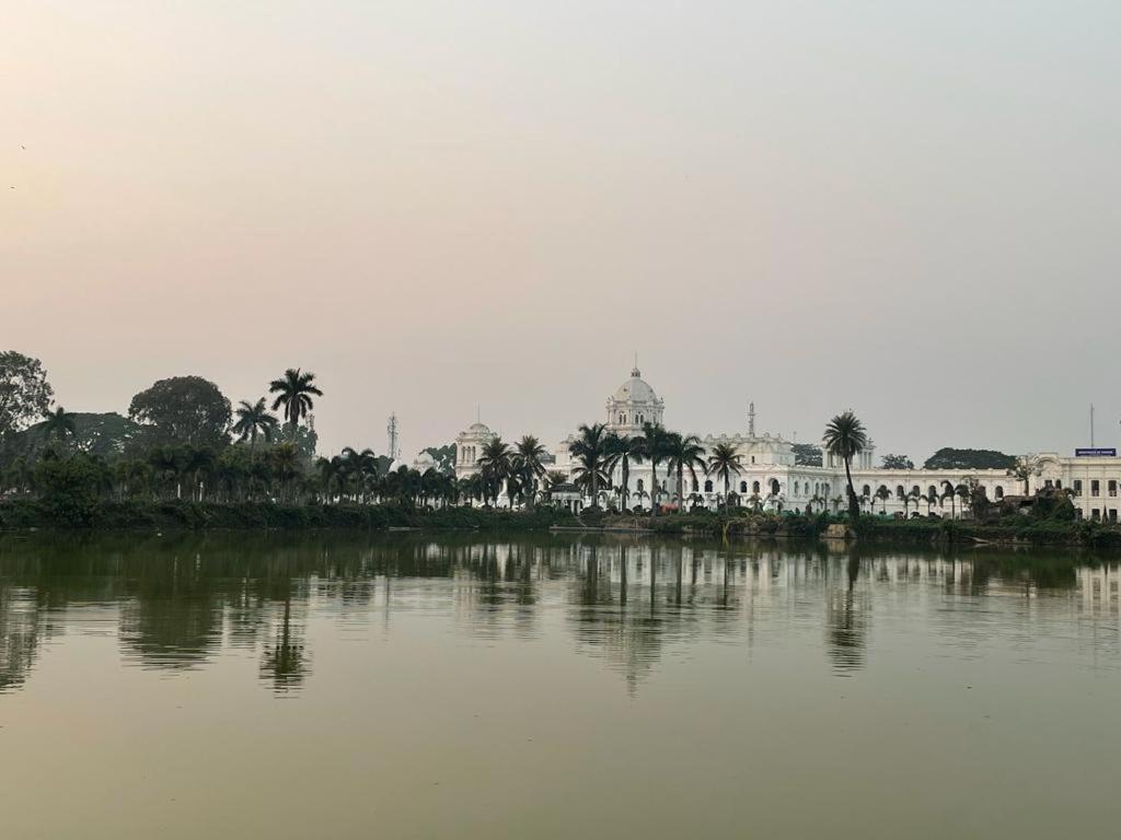 Veda Homestay Agartala Buitenkant foto