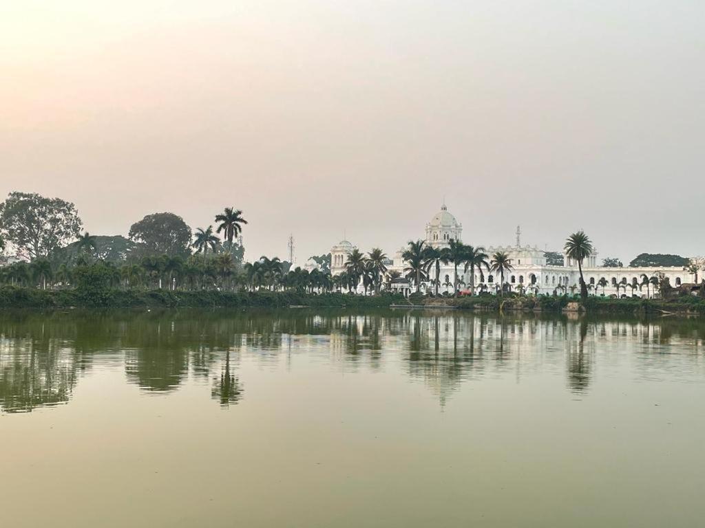 Veda Home'S Agartala Buitenkant foto