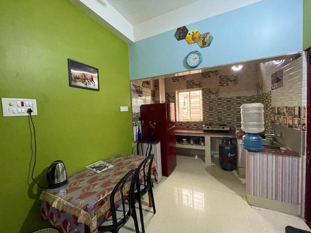 Veda Homestay Agartala Buitenkant foto